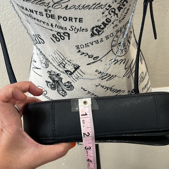 Preowned Laurel Way Carsen Black Saffiano Leather Cross Body Bag - Picture 10 of 10